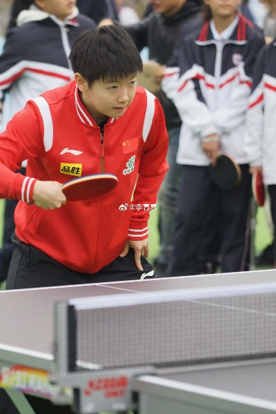 赛场之外亦有光，孙颖莎的松弛感与成都的乒乓温度