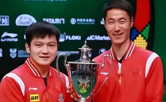 乒坛新老交替信号，王励勤升官后，官媒点名喊话樊振东，责任与传承引热议