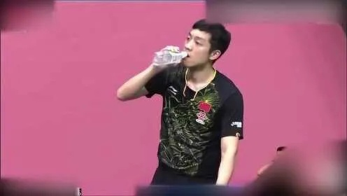 马龙许昕现场整活，裁判当场懵掉不知分该给谁？